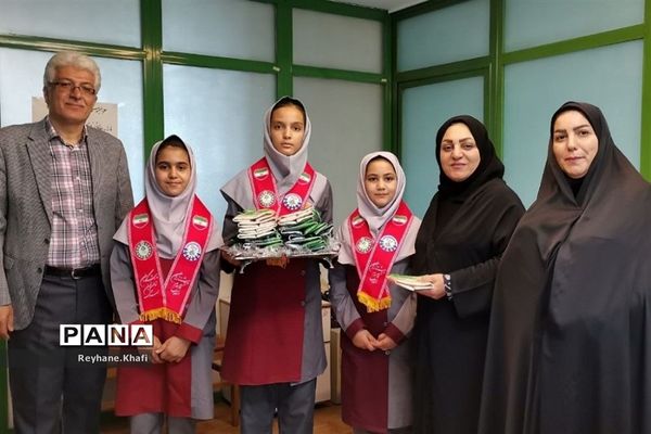 ‌تقدیر از کارمندان  معاونت آموزش متوسطه اداره‌کل امور شاهد و ایثارگران به‌مناسبت عید غدیرخم