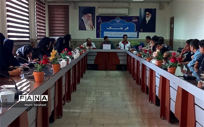 تقدیر از دانش‌آموزان شرکت‌کننده در المپیاد دادرس شهرستان قرچک/فیلم