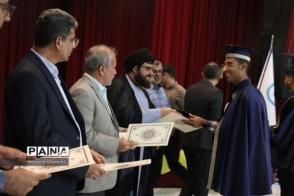 جشن دانش‌آموختگی 205 دانشجو‌معلم پردیس علامه طباطبایی بوشهر