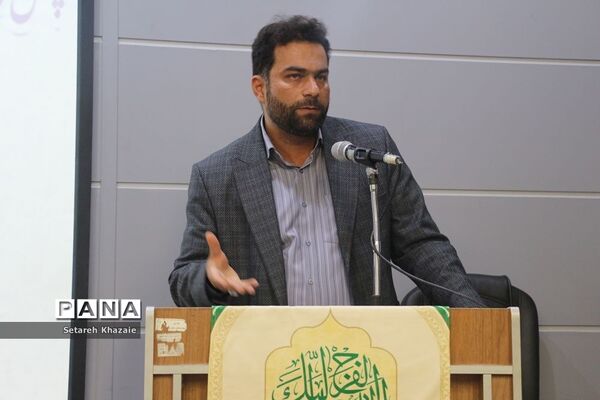 تجلیل از برگزیدگان چهل‌و‌یکمین جشنواره فرهنگی هنری مقطع ابتدایی ناحیه 6