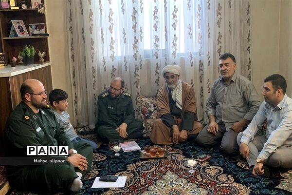 دیدار با خانواده شهدای سادات مدافع حرم در قرچک