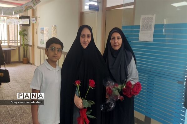 برگزاری جشن عید غدیر توسط دانش‌آموزان در اداره آموزش و پرورش منطقه۲