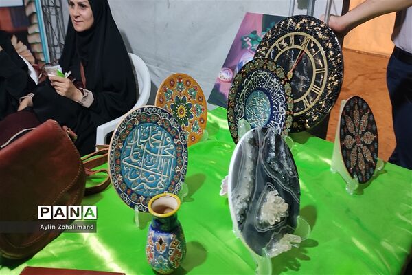 شب دوم نمایشگاه  عید غدیر در شهرستان رباط‌کریم