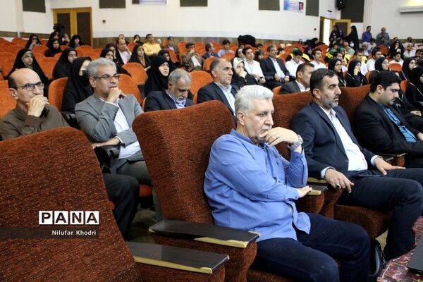 همایش  منتخبین دومین دوره طرح دانش‌آموز تراز انقلاب اسلامی  در بوشهر
