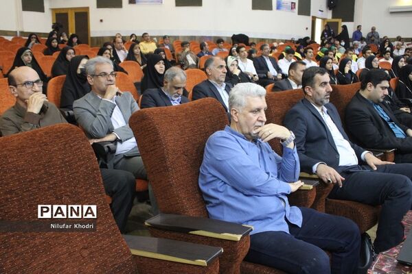 همایش  منتخبین دومین دوره طرح دانش‌آموز تراز انقلاب اسلامی  در بوشهر