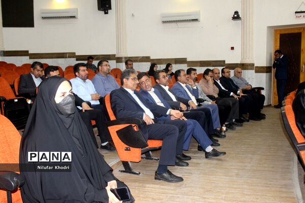 همایش  منتخبین دومین دوره طرح دانش‌آموز تراز انقلاب اسلامی  در بوشهر