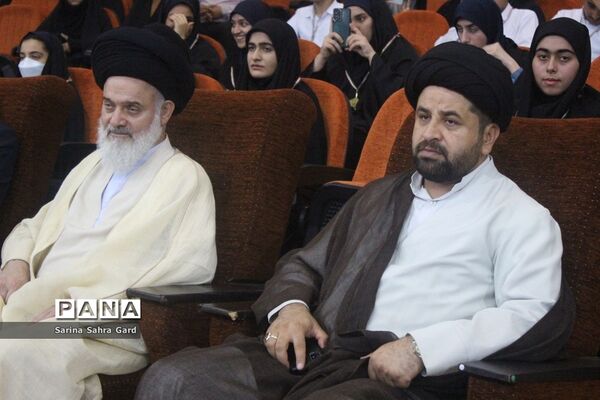 همایش  منتخبین دومین دوره طرح دانش‌آموز تراز انقلاب اسلامی  در بوشهر