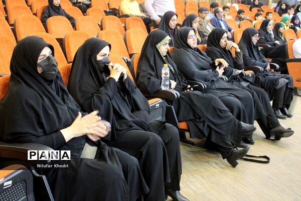 همایش  منتخبین دومین دوره طرح دانش‌آموز تراز انقلاب اسلامی  در بوشهر
