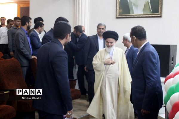 همایش  منتخبین دومین دوره طرح دانش‌آموز تراز انقلاب اسلامی  در بوشهر