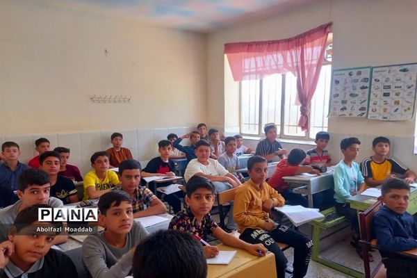 پایگاه آموزش تقویتی کلاس‌های جبرانی متوسطه اول در کاشمر