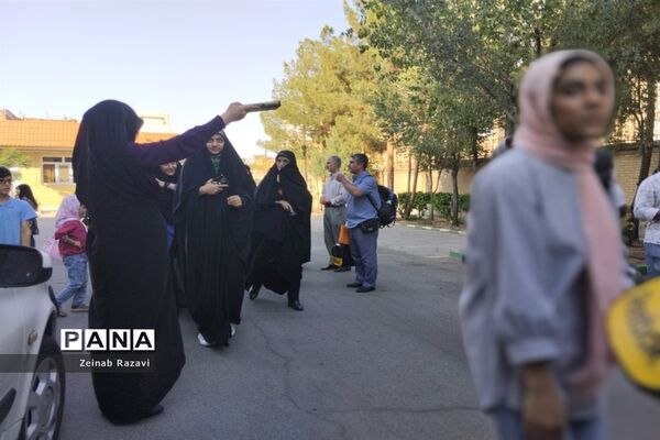 حضور تیم‌های ورزشی مدارس دخترانه سمپاد قم در مسابقات قطب 6 کشوری