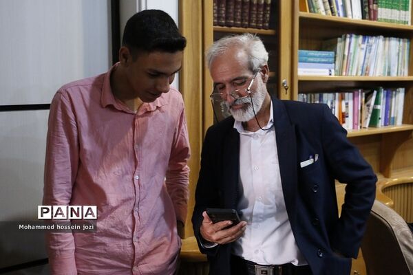 بازدید معاون استاندار قم از گروه‌های جهادی دانش‌آموزی