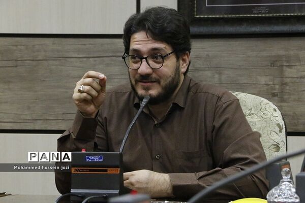 بازدید معاون استاندار قم از گروه‌های جهادی دانش‌آموزی