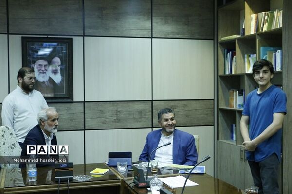 بازدید معاون استاندار قم از گروه‌های جهادی دانش‌آموزی