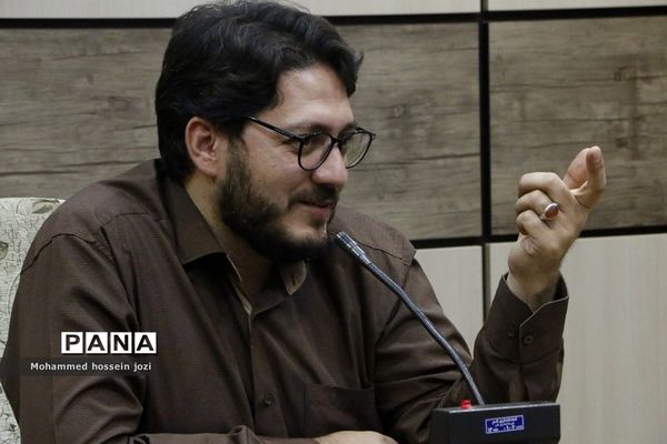 بازدید معاون استاندار قم از گروه‌های جهادی دانش‌آموزی