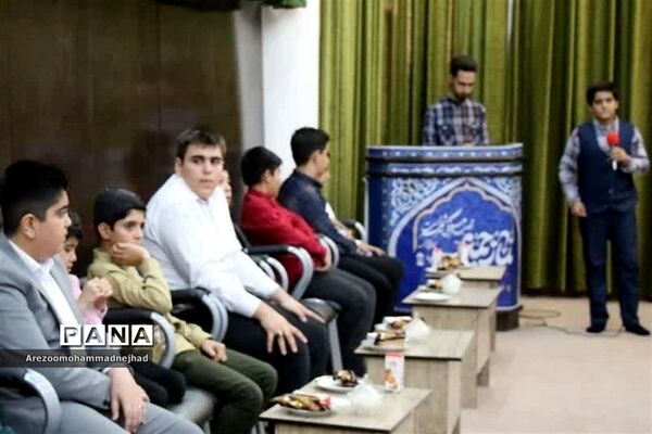دیدار امام جمعه قرچک با مداحان نوجوان به‌مناسبت دهه امامت و ولایت
