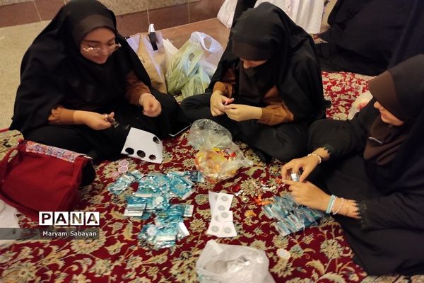 پویش میزبانی از زائران حرم مطهر حضرت احمد بن موسی توسط دانش‌آموزان