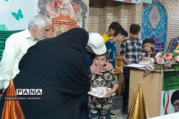 جشن تولد فرزندان شهدای شیراز با حضور پرشور مردم در گلزار شهدا