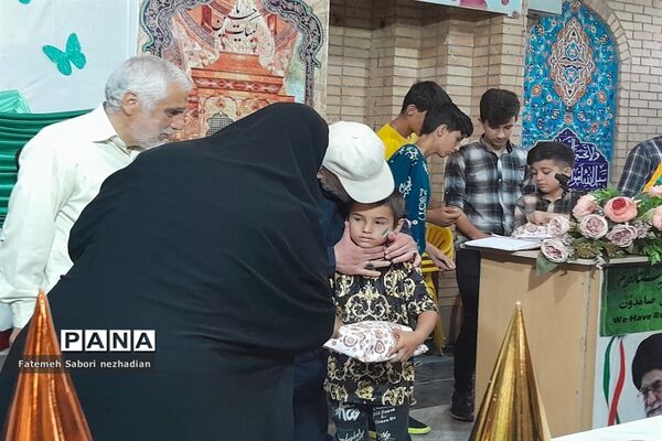 جشن تولد فرزندان شهدای شیراز با حضور پرشور مردم در گلزار شهدا