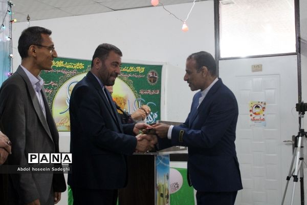 تقدیر از سادات کارمند اداره‌کل آموزش و پرورش استان بوشهر