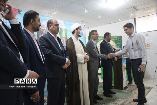 تقدیر از سادات کارمند اداره‌کل آموزش و پرورش استان بوشهر