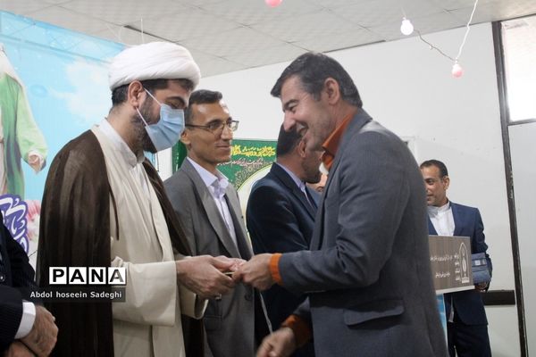 تقدیر از سادات کارمند اداره‌کل آموزش و پرورش استان بوشهر