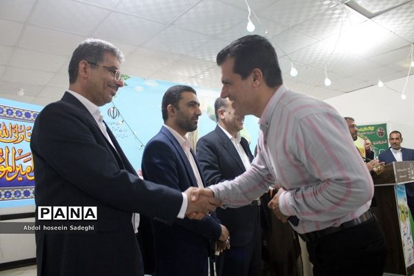 تقدیر از سادات کارمند اداره‌کل آموزش و پرورش استان بوشهر