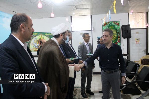 تقدیر از سادات کارمند اداره‌کل آموزش و پرورش استان بوشهر