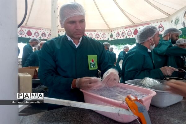 حس و حال حرم مطهر رضوی در بزرگترین عید شیعیان، غدیرخم