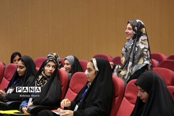 جلسه توجیهی یازدهمین دوره مجلس دانش‌آموزی در اردوگاه شهید‌باهنر