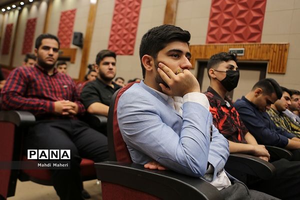 جلسه توجیهی یازدهمین دوره مجلس دانش‌آموزی در اردوگاه شهید‌باهنر