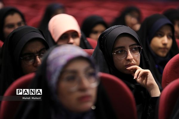 جلسه توجیهی یازدهمین دوره مجلس دانش‌آموزی در اردوگاه شهید‌باهنر