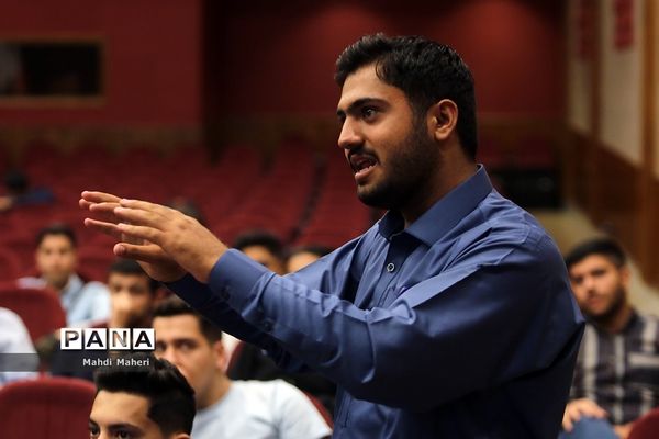 جلسه توجیهی یازدهمین دوره مجلس دانش‌آموزی در اردوگاه شهید‌باهنر