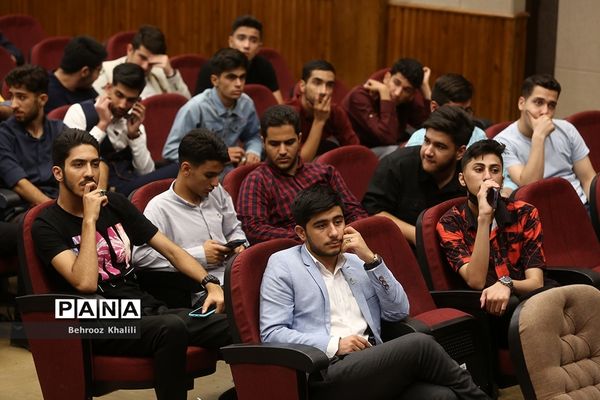 جلسه توجیهی یازدهمین دوره مجلس دانش‌آموزی در اردوگاه شهید‌باهنر
