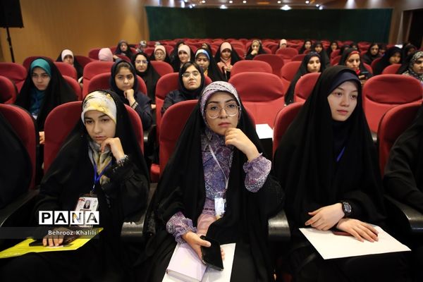 جلسه توجیهی یازدهمین دوره مجلس دانش‌آموزی در اردوگاه شهید‌باهنر