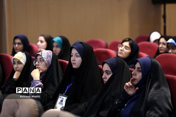 جلسه توجیهی یازدهمین دوره مجلس دانش‌آموزی در اردوگاه شهید‌باهنر