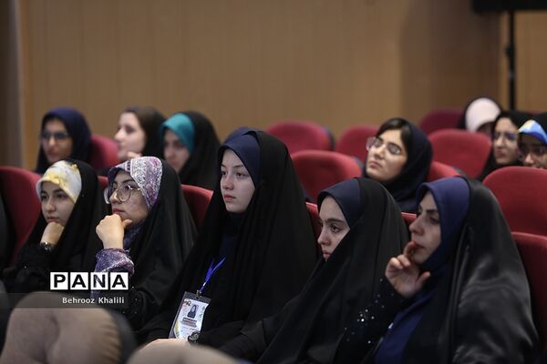 جلسه توجیهی یازدهمین دوره مجلس دانش‌آموزی در اردوگاه شهید‌باهنر