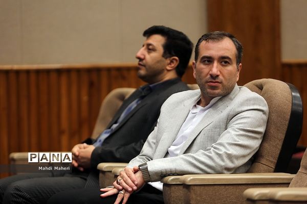 جلسه توجیهی یازدهمین دوره مجلس دانش‌آموزی در اردوگاه شهید‌باهنر