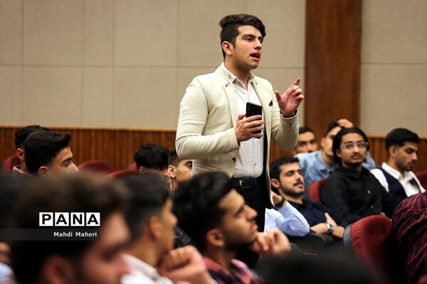 جلسه توجیهی یازدهمین دوره مجلس دانش‌آموزی در اردوگاه شهید‌باهنر