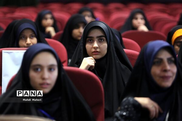 جلسه توجیهی یازدهمین دوره مجلس دانش‌آموزی در اردوگاه شهید‌باهنر