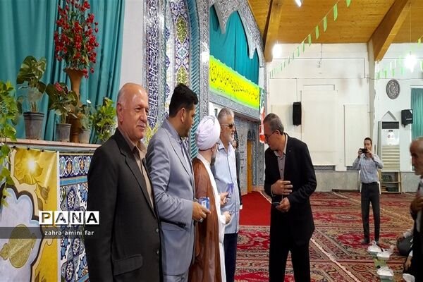 اقامه نماز جمعه در نور