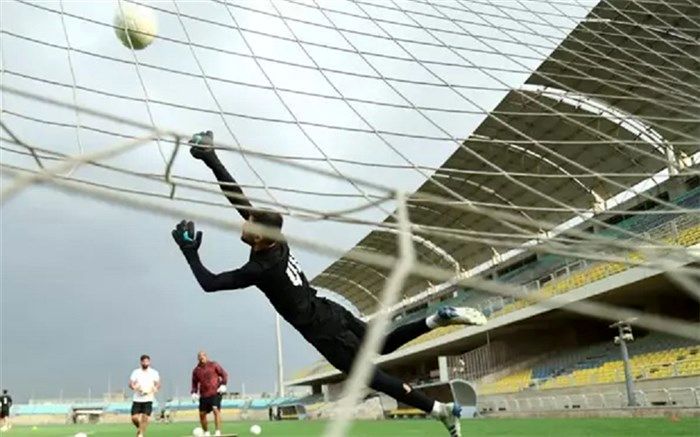 دروازه‌بان پرسپولیس نرفته برمی‌گردد!