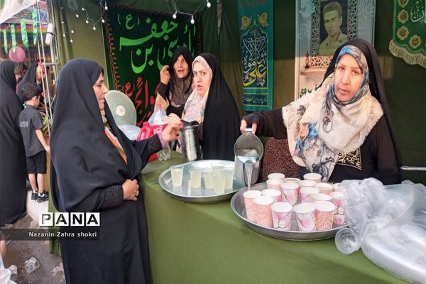 برگزاری میهمانی یک کیلومتری غدیر در شهرستان‌ قرچک