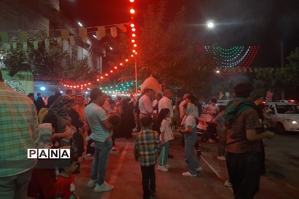 حضور زائران و مجاوران در مراسم خیابانی عید غدیر