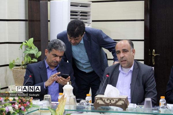 جلسه شورای معاونان اداره‌کل آموزش و پرورش استان بوشهر