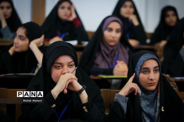 افتتاحیه یازدهمین دوره مجلس دانش‌آموزی/۳