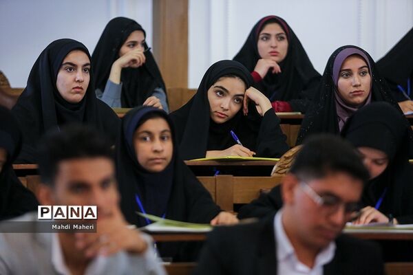 افتتاحیه یازدهمین دوره مجلس دانش‌آموزی/۳