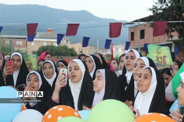 جشن دهه نودی‌ها در گلوگاه