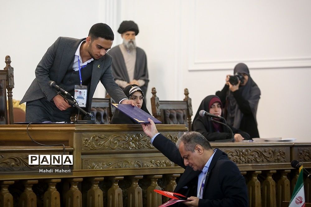 دومین روز یازدهمین دوره مجلس دانش‌آموزی