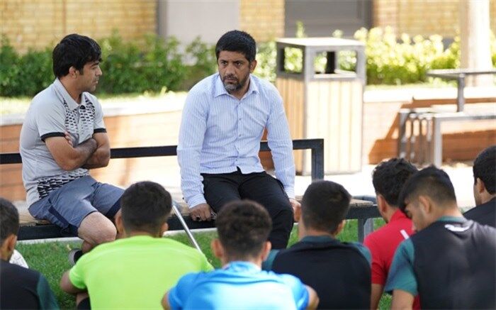 گپ‌وگفت علیرضا دبیر با فرنگی‌کاران جوان